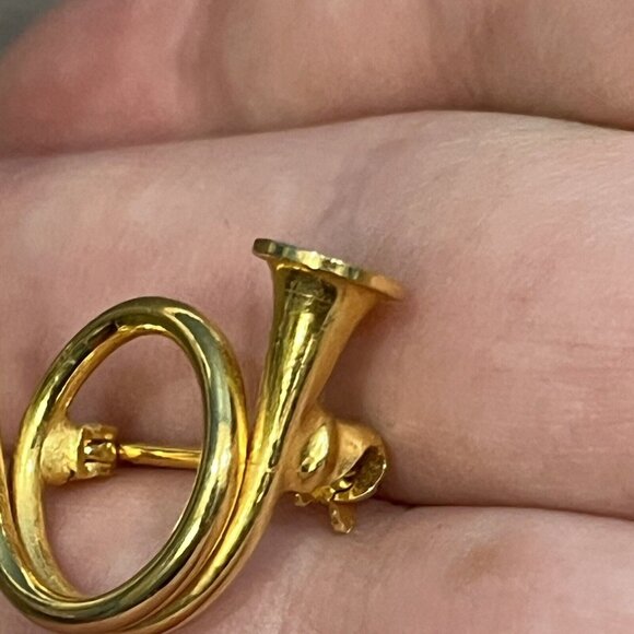 Vintage Unbranded Gold French Horn Instrument Brooch Pin - Picture 2 of 12